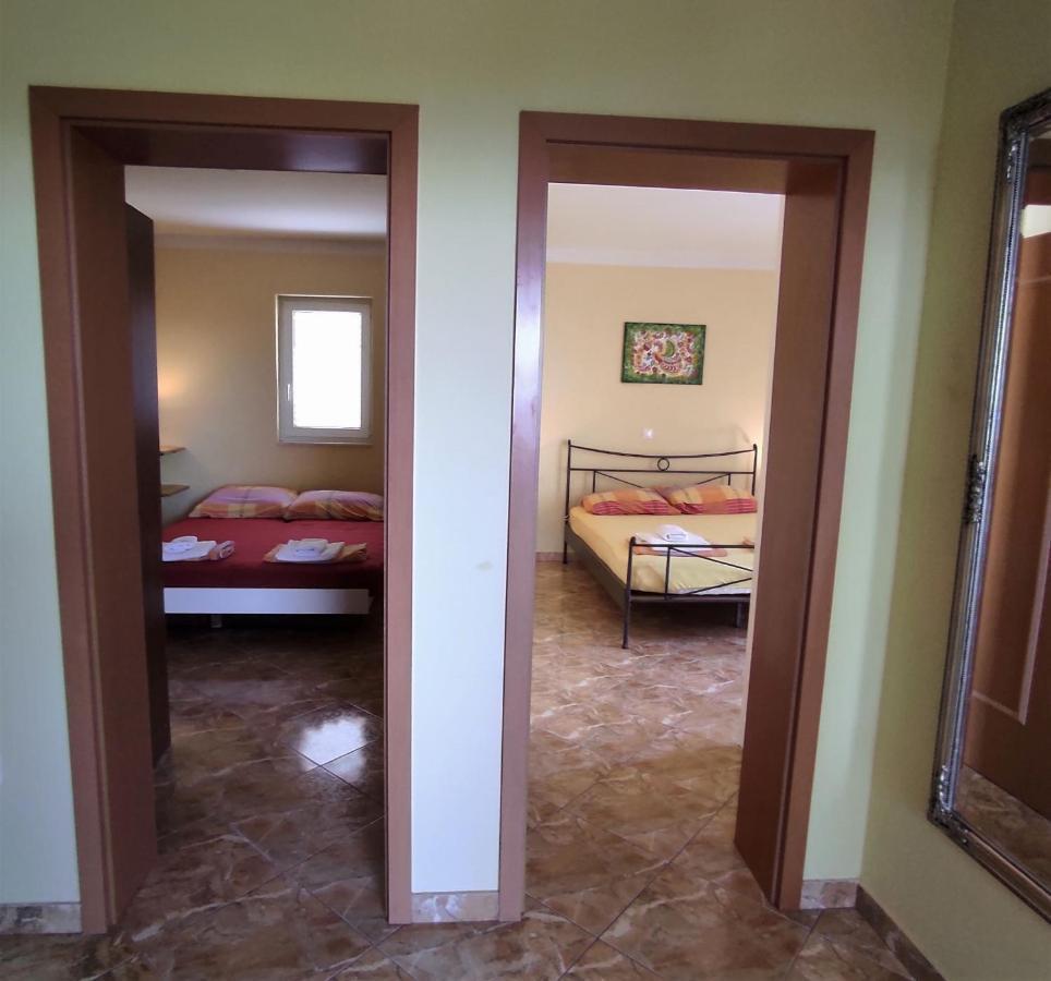 Apartments Barisic Hrvatskih Zrtava 404 Seget Vranjica Trogir Exterior foto