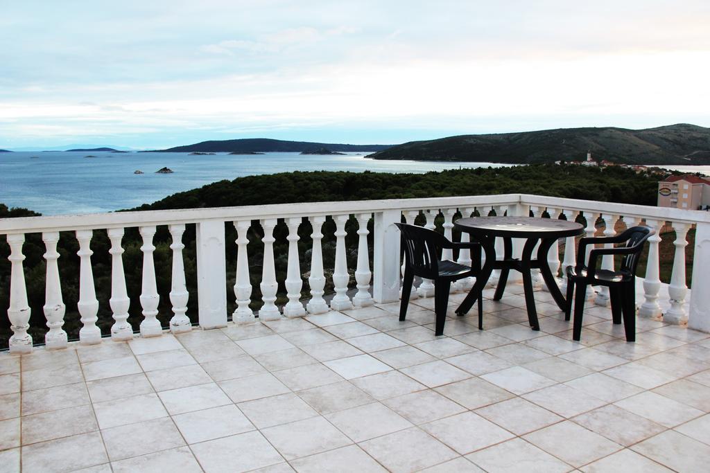 Apartments Barisic Hrvatskih Zrtava 404 Seget Vranjica Trogir Quarto foto