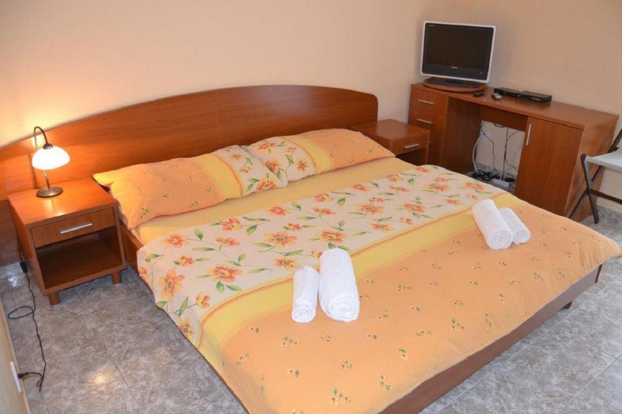 Apartments Barisic Hrvatskih Zrtava 404 Seget Vranjica Trogir Exterior foto